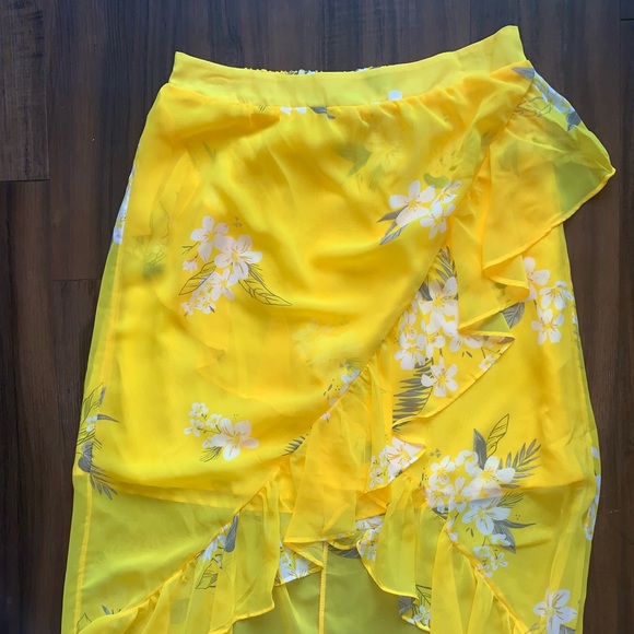 a new day Floral Ruffle Wrap Skirt Yellow M NWT - Picture 3 of 6